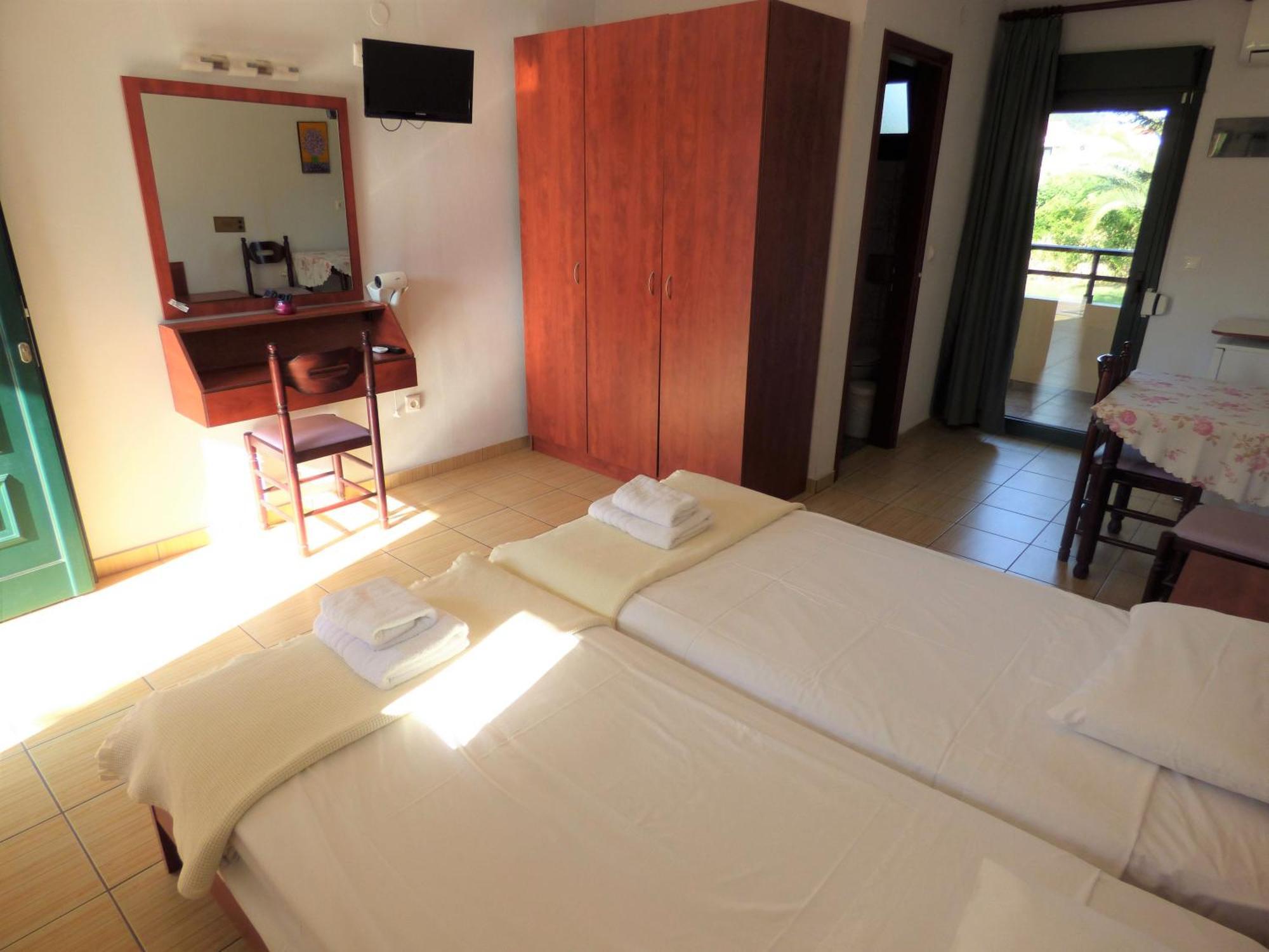 Dolphins Apartments & Rooms Тасос Экстерьер фото