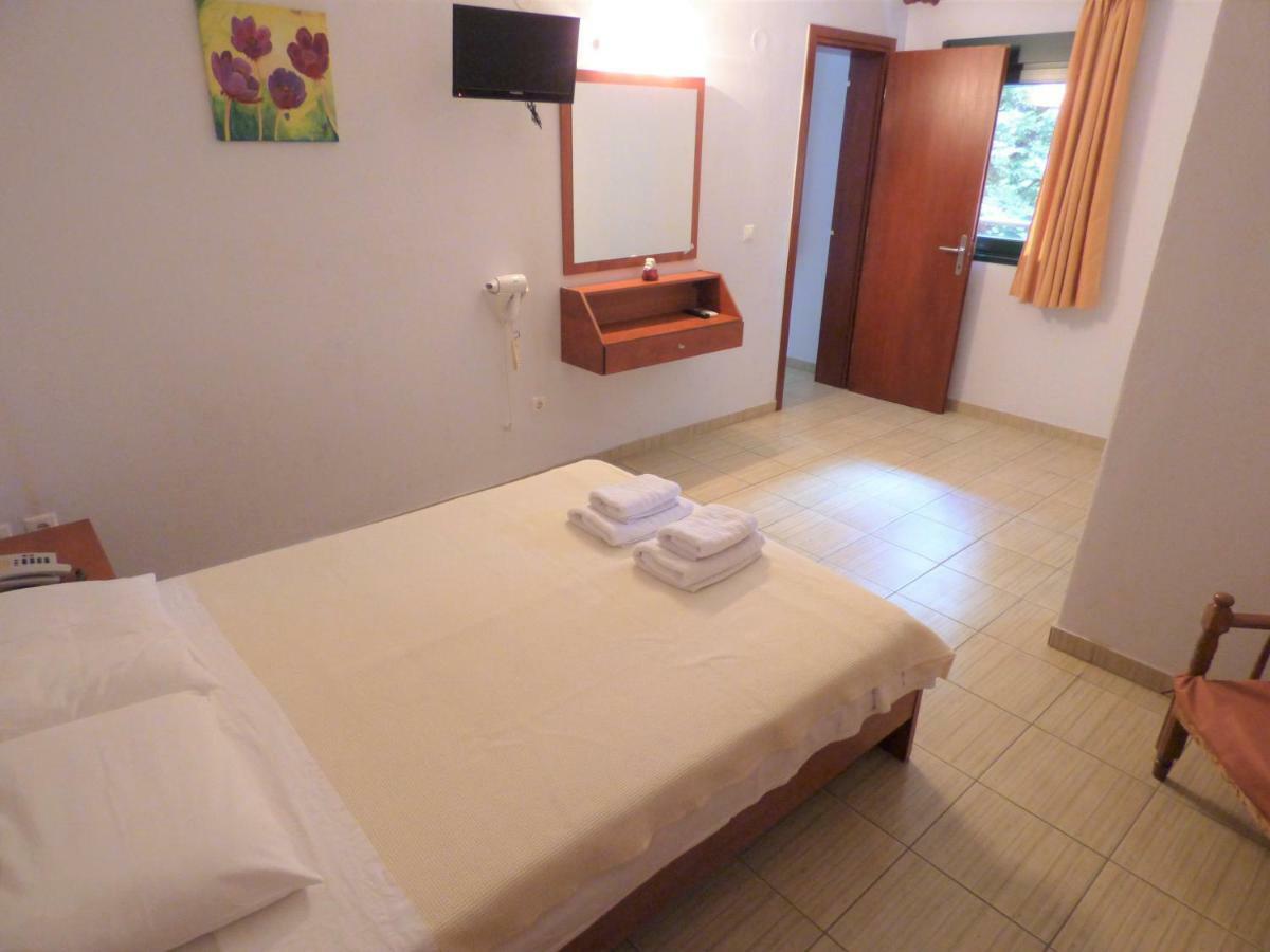 Dolphins Apartments & Rooms Тасос Экстерьер фото