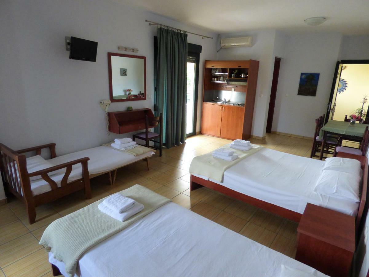 Dolphins Apartments & Rooms Тасос Экстерьер фото